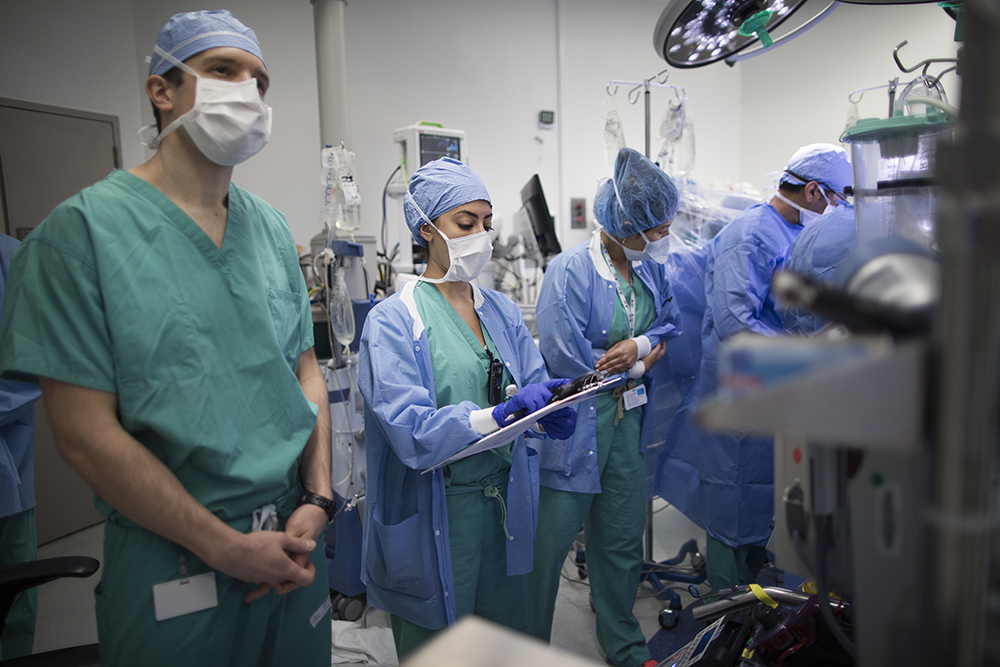 Perfusionists monitor patient